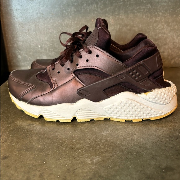 Nike Air Huarache Run Metallic Mahogany Athletic Shoes Size Women’s 8 - Picture 5 of 12